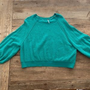 free people blue/green textured pull over sweater with balloon sleeves